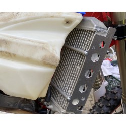 Osłony chłodnicy + wentylator Beta RR 4T 2022-23